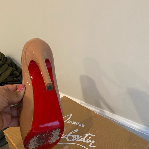 Shoes - Picture 4 of 5